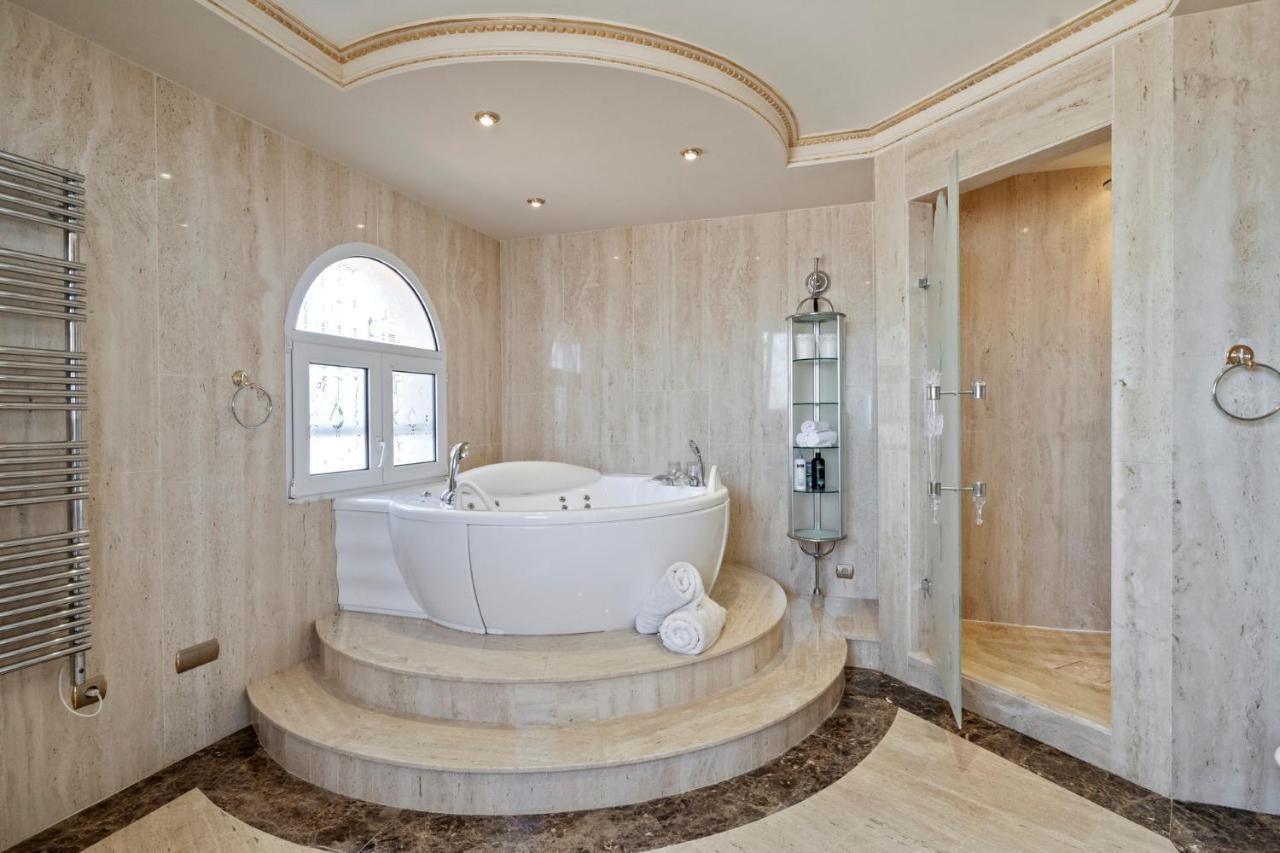 Luxury Villa Bellagio Estepona (Adults Only) Exteriör bild